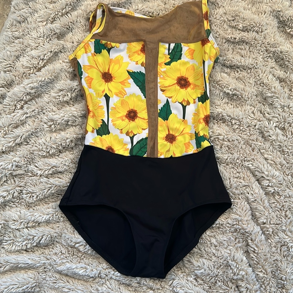 🌟Leotard🌟 lightly used, like new!